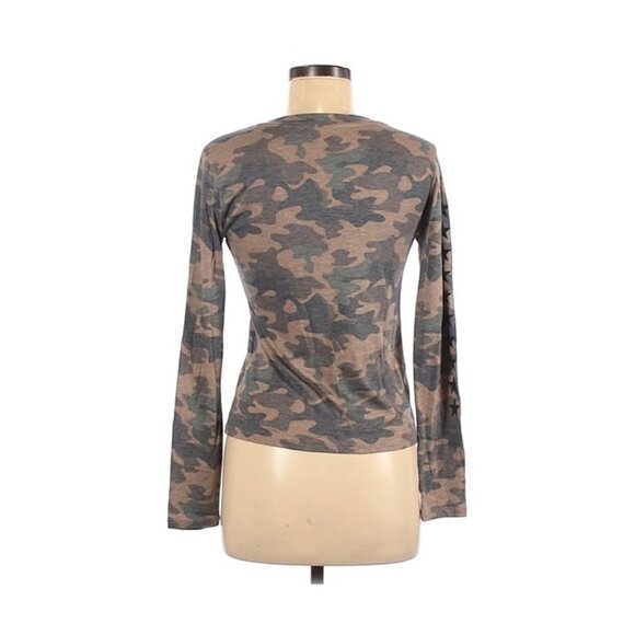 EUC Bird & Vine Size Medium Long Sleeve Tshirt Soft Camo V-neck Tee Stars Detail - Picture 2 of 2